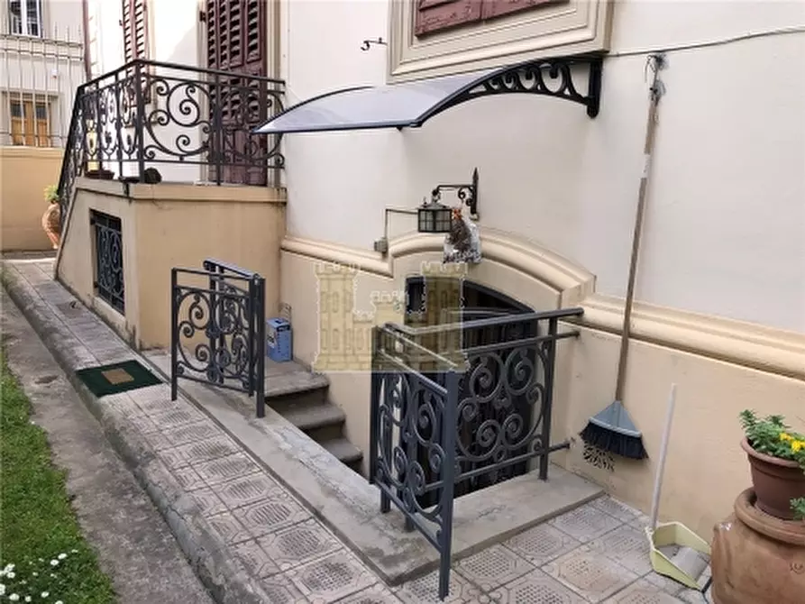 Immagine 33 di Appartamento in vendita  a Firenze