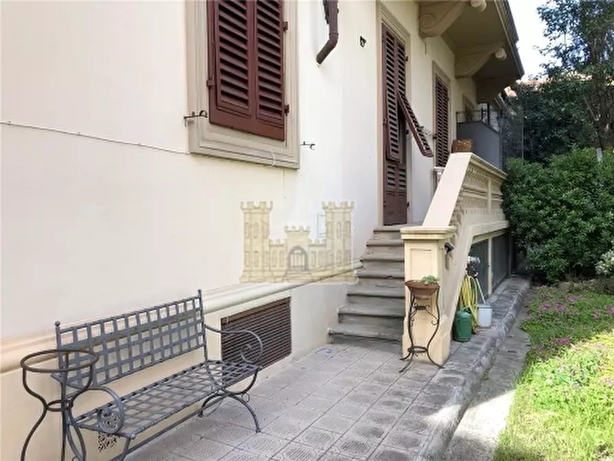 Immagine 34 di Appartamento in vendita  a Firenze