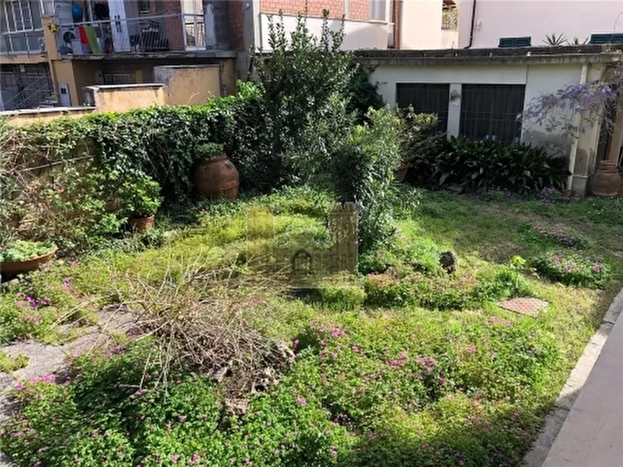 Immagine 39 di Appartamento in vendita  a Firenze