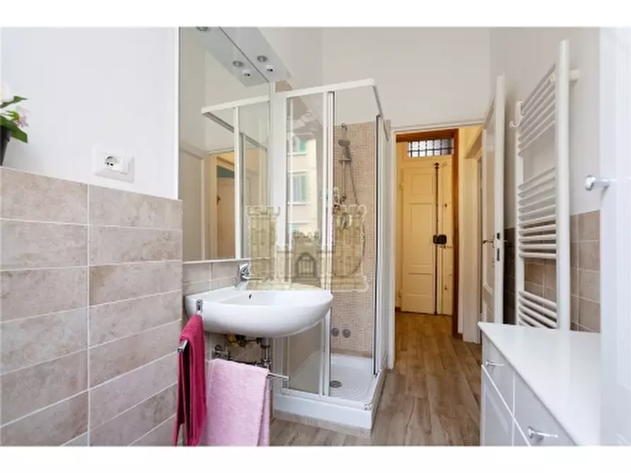 Immagine 12 di Appartamento in affitto  a Firenze