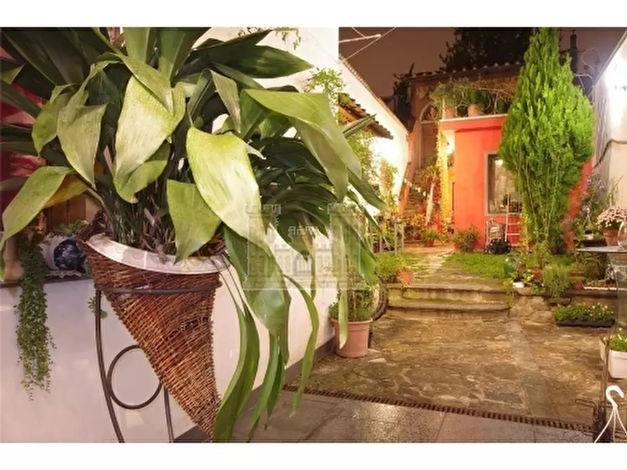 Immagine 26 di Appartamento in vendita  a Firenze