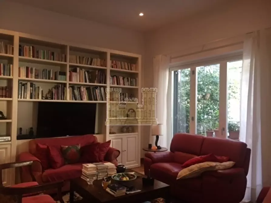 Immagine 3 di Appartamento in vendita  a Firenze