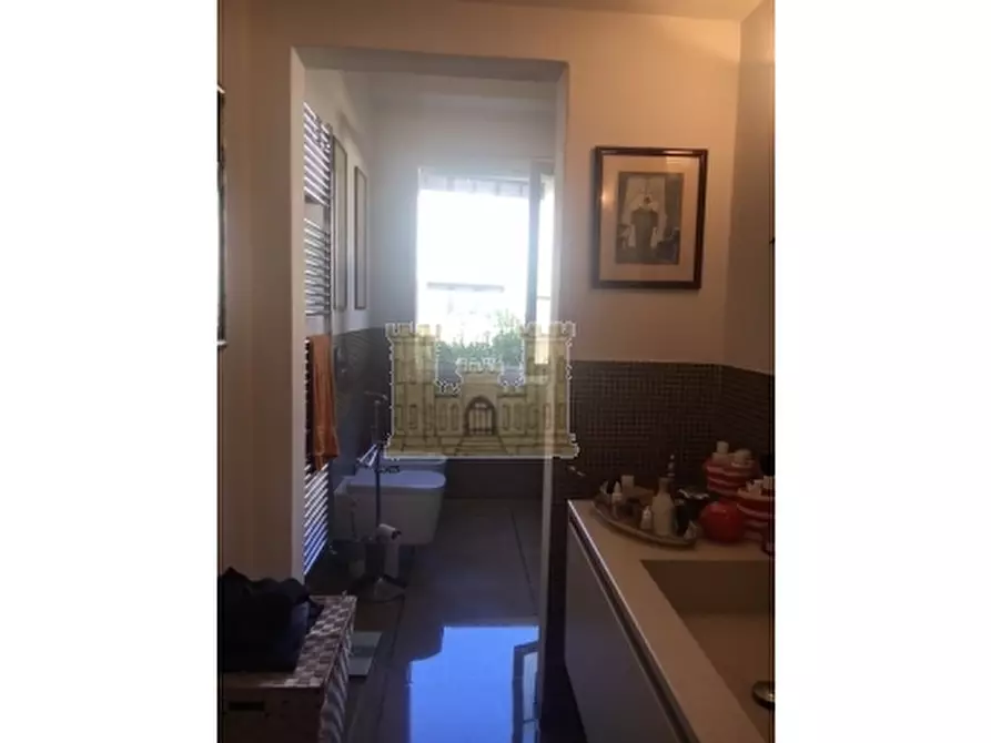 Immagine 13 di Appartamento in vendita  a Firenze