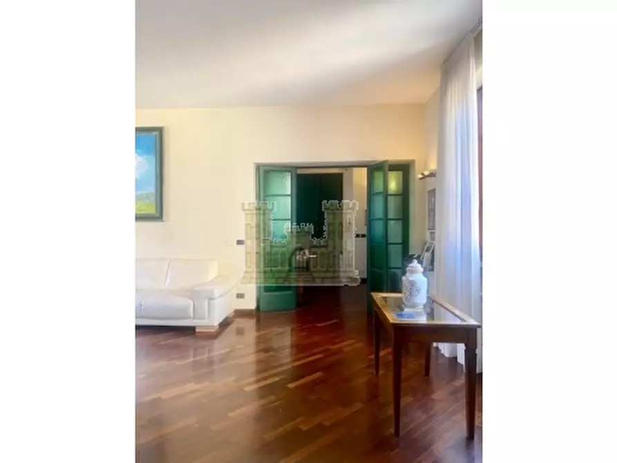 Immagine 3 di Appartamento in vendita  a Firenze