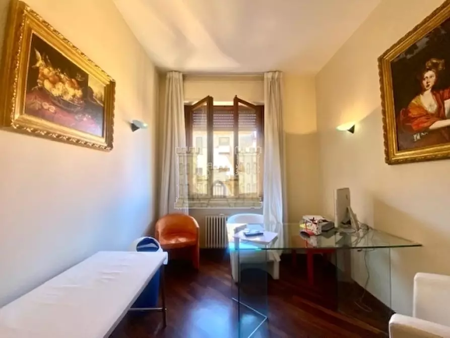 Immagine 4 di Appartamento in vendita  a Firenze