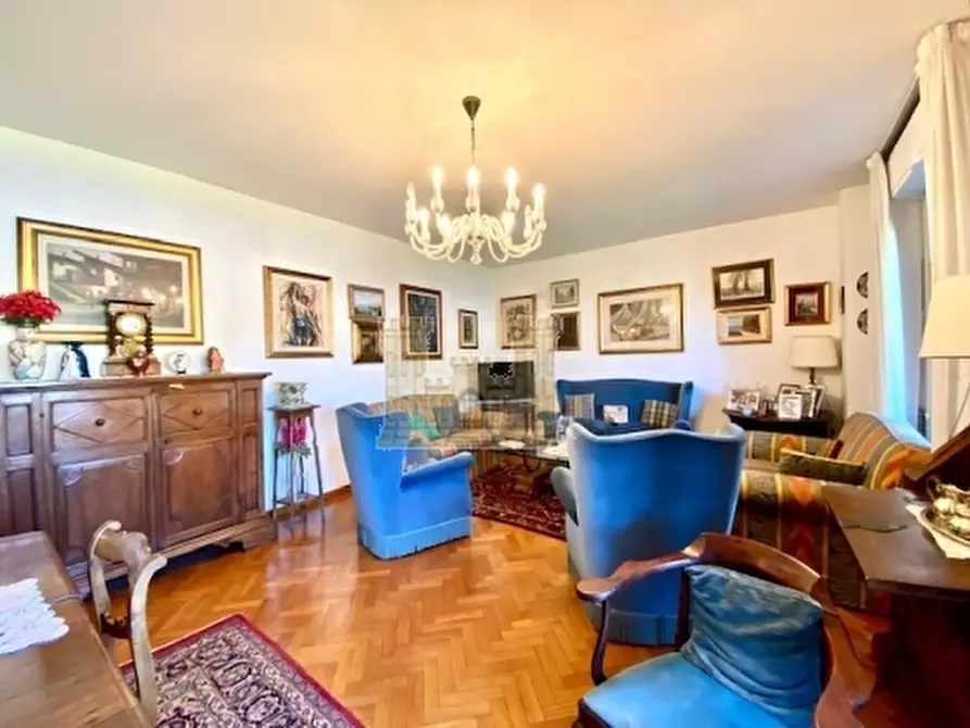 Immagine 2 di Appartamento in vendita  a Firenze