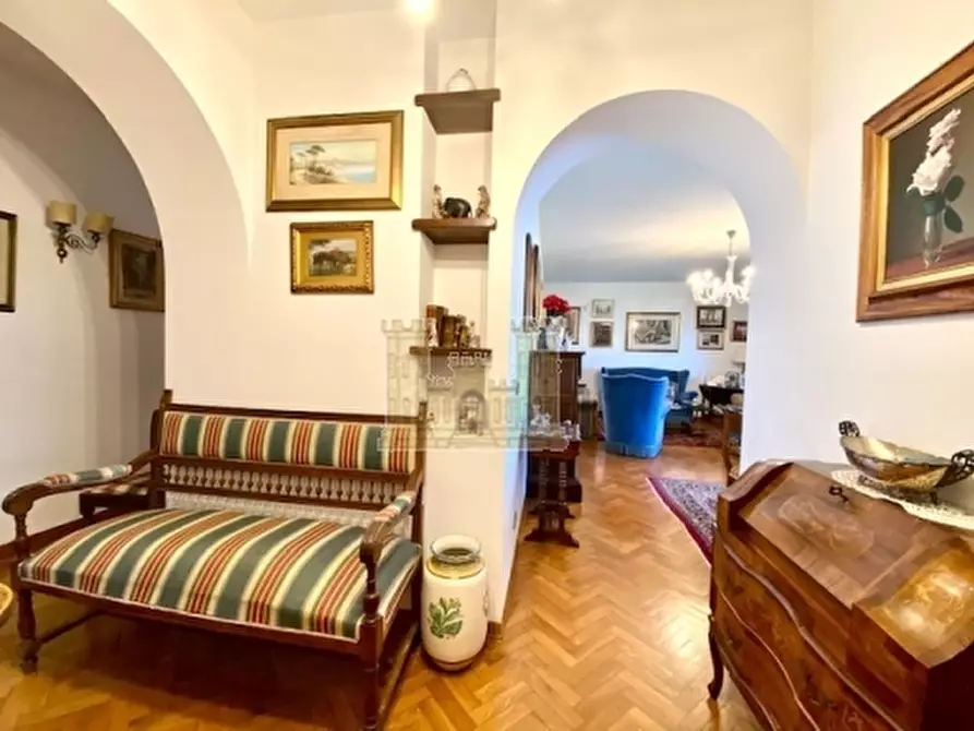 Immagine 4 di Appartamento in vendita  a Firenze