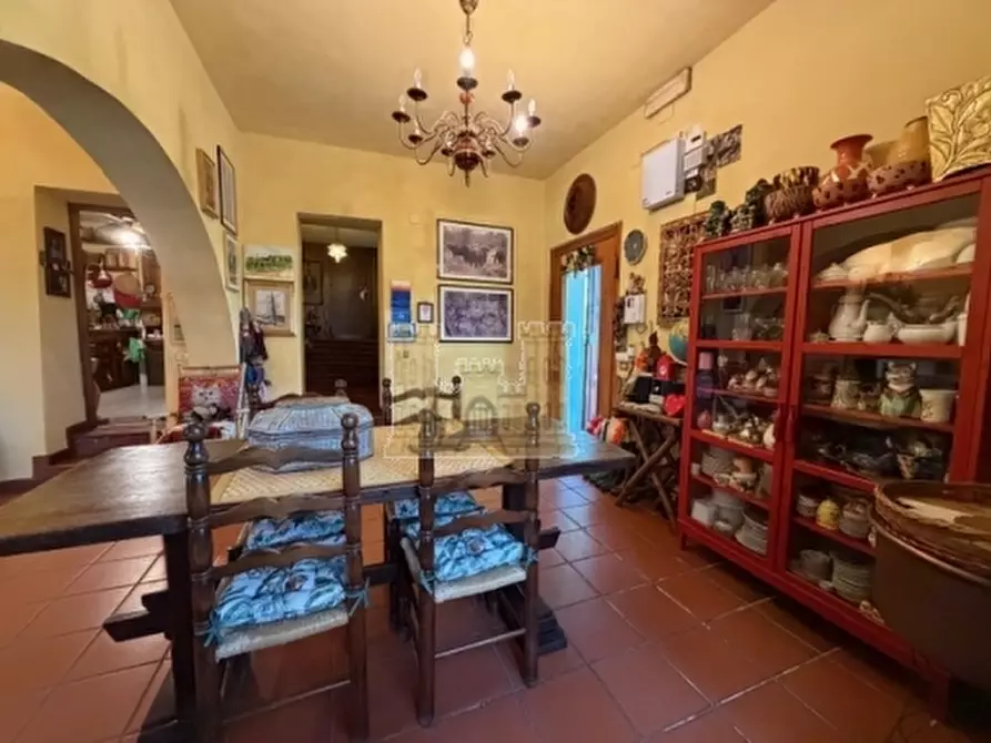 Immagine 3 di Villa in vendita  a Signa