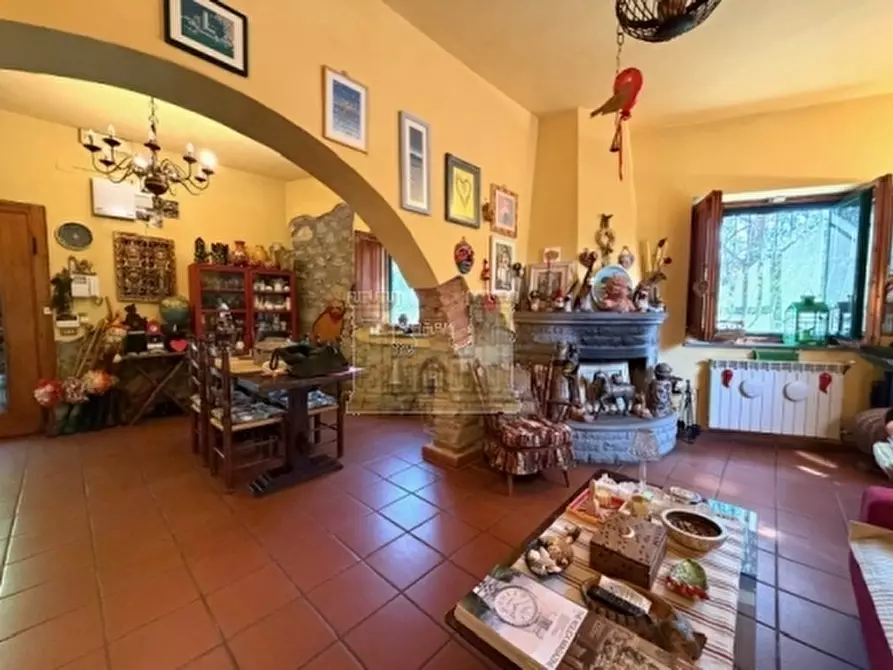 Immagine 4 di Villa in vendita  a Signa