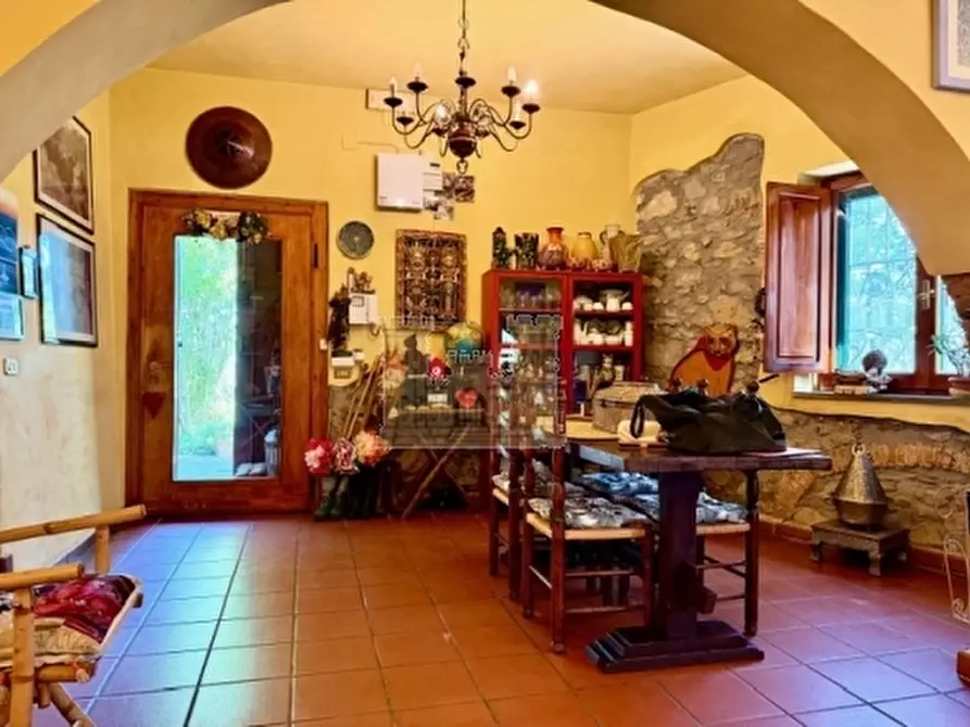 Immagine 5 di Villa in vendita  a Signa