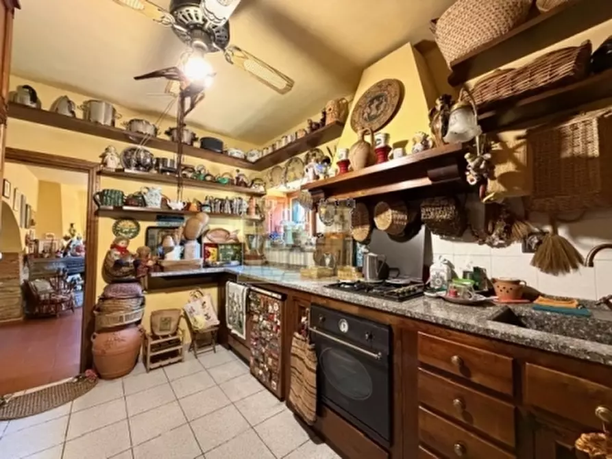 Immagine 9 di Villa in vendita  a Signa