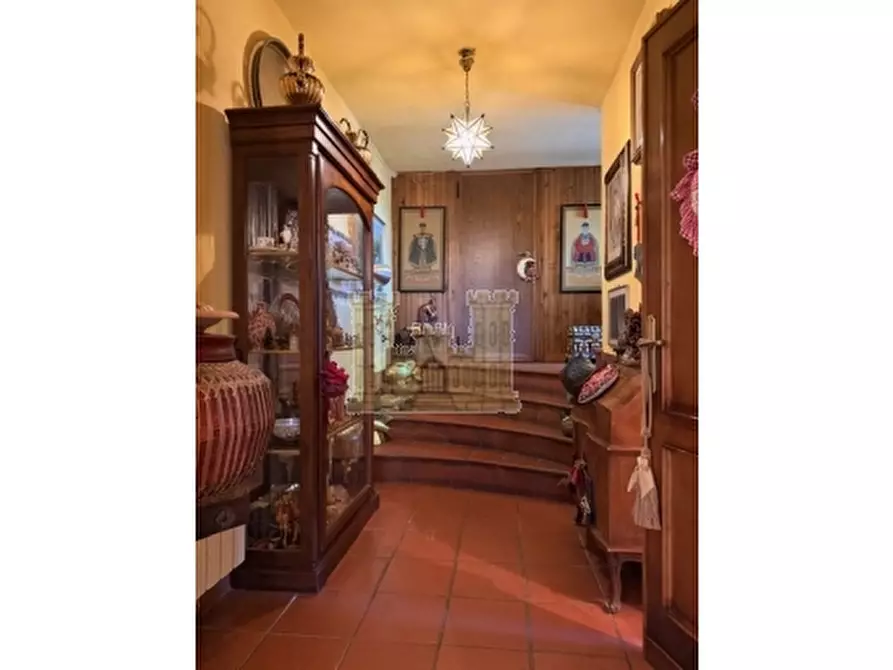 Immagine 11 di Villa in vendita  a Signa