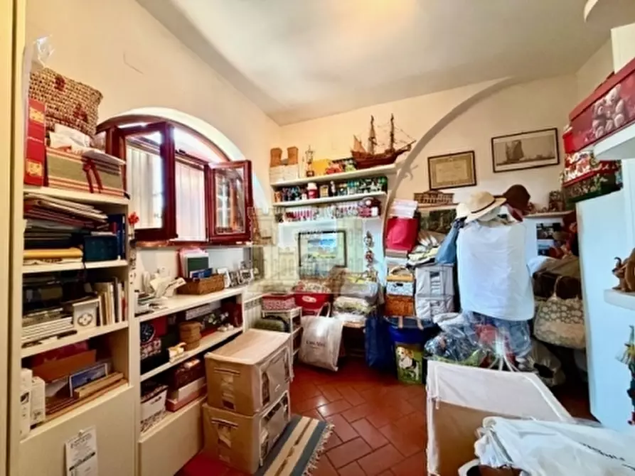 Immagine 15 di Villa in vendita  a Signa