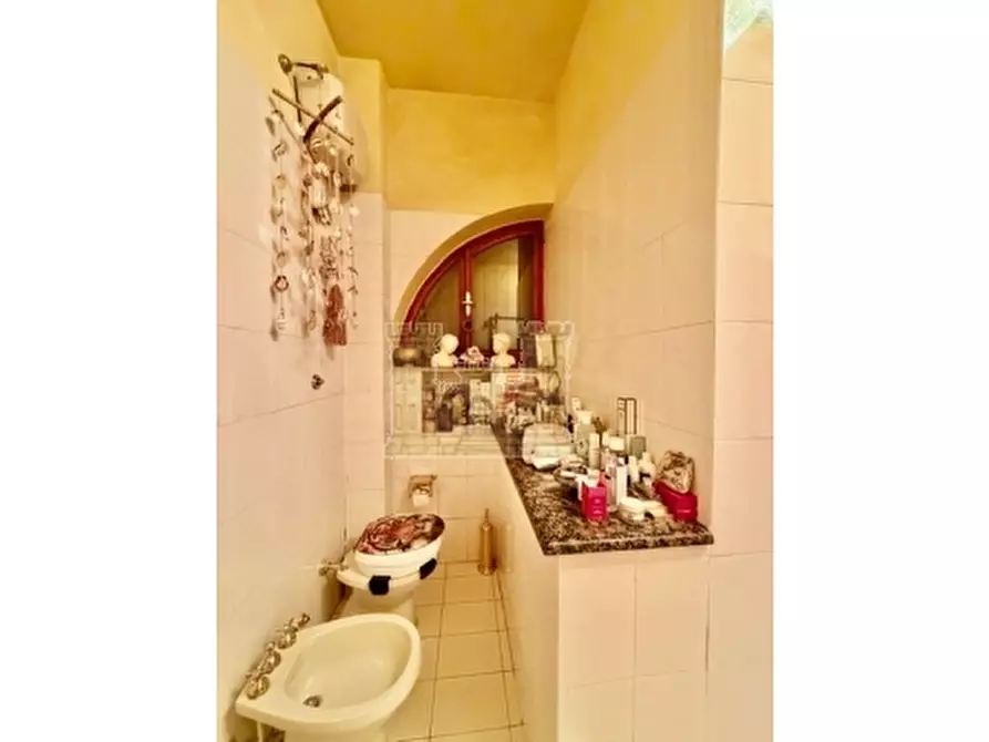 Immagine 17 di Villa in vendita  a Signa