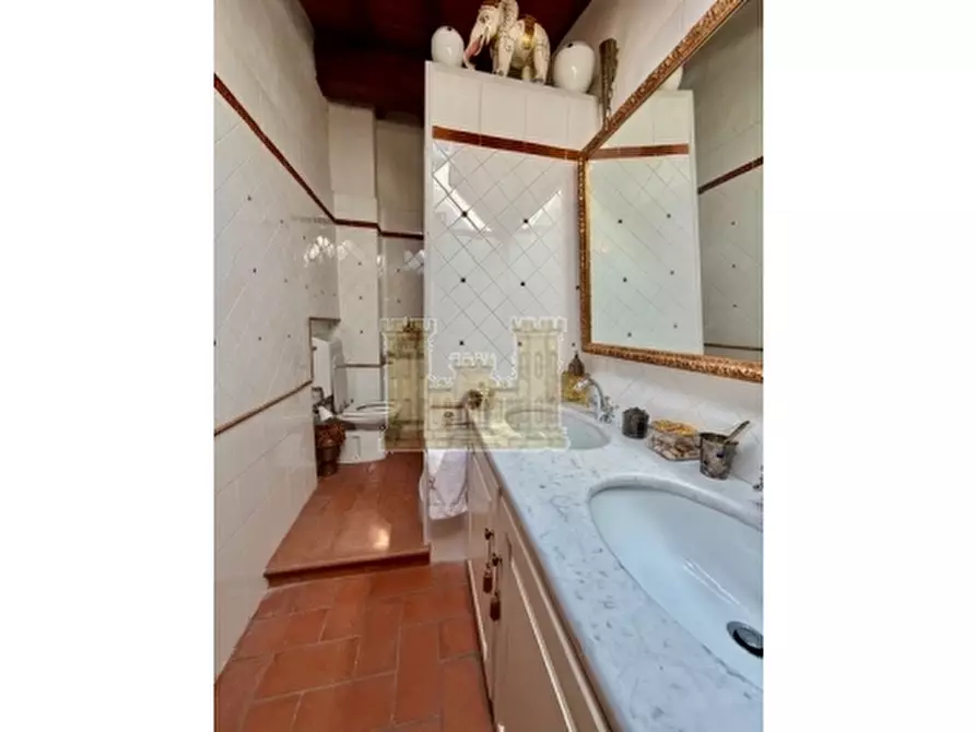 Immagine 20 di Villa in vendita  a Signa