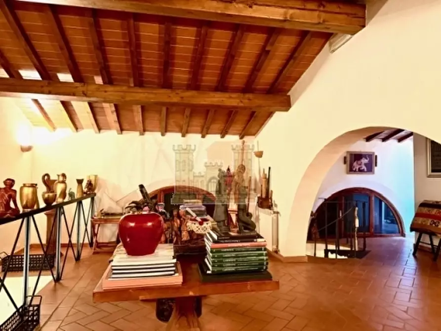 Immagine 23 di Villa in vendita  a Signa