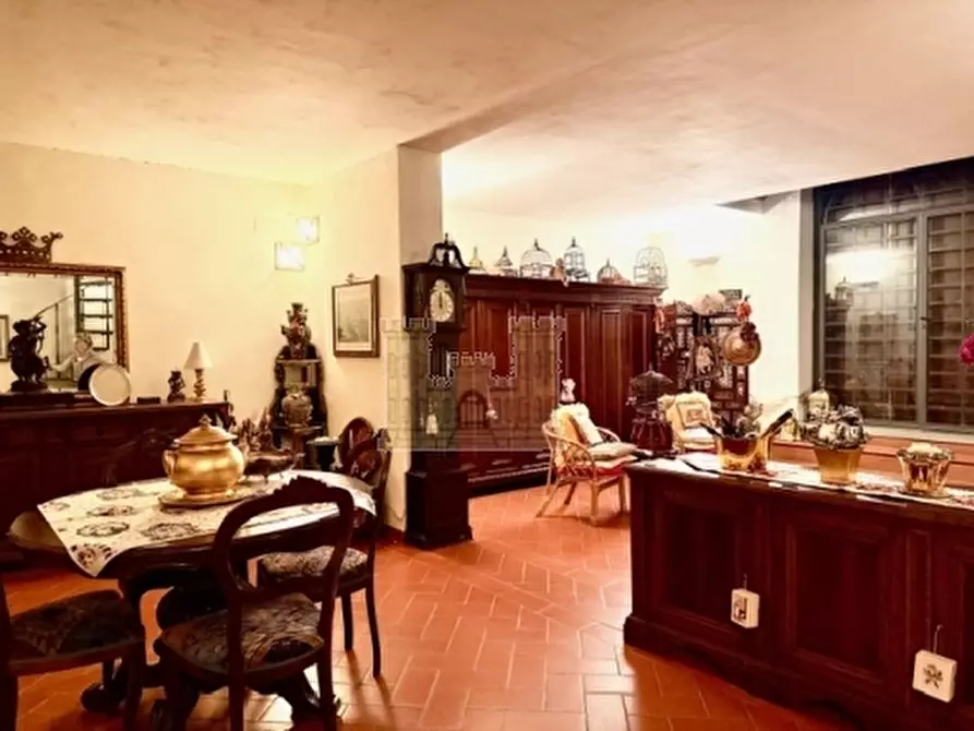 Immagine 27 di Villa in vendita  a Signa