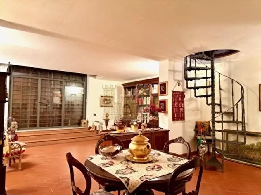 Immagine 30 di Villa in vendita  a Signa