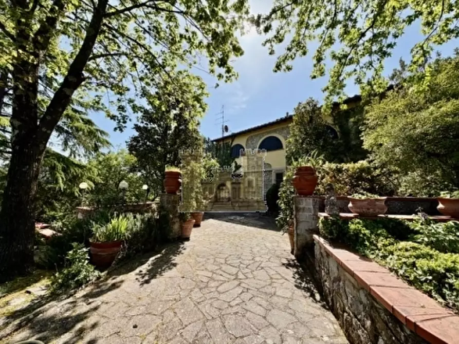 Immagine 35 di Villa in vendita  a Signa