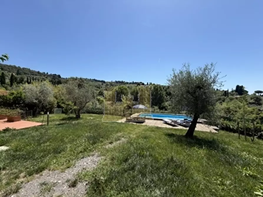 Immagine 8 di Villa in vendita  a Firenze