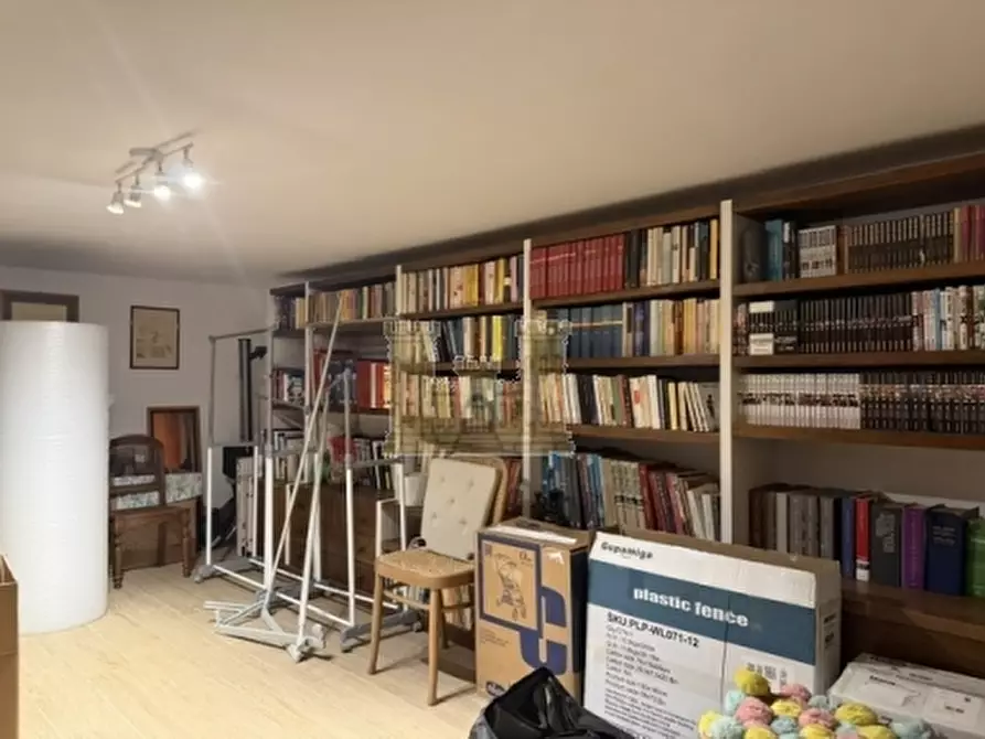 Immagine 39 di Villa in vendita  a Firenze