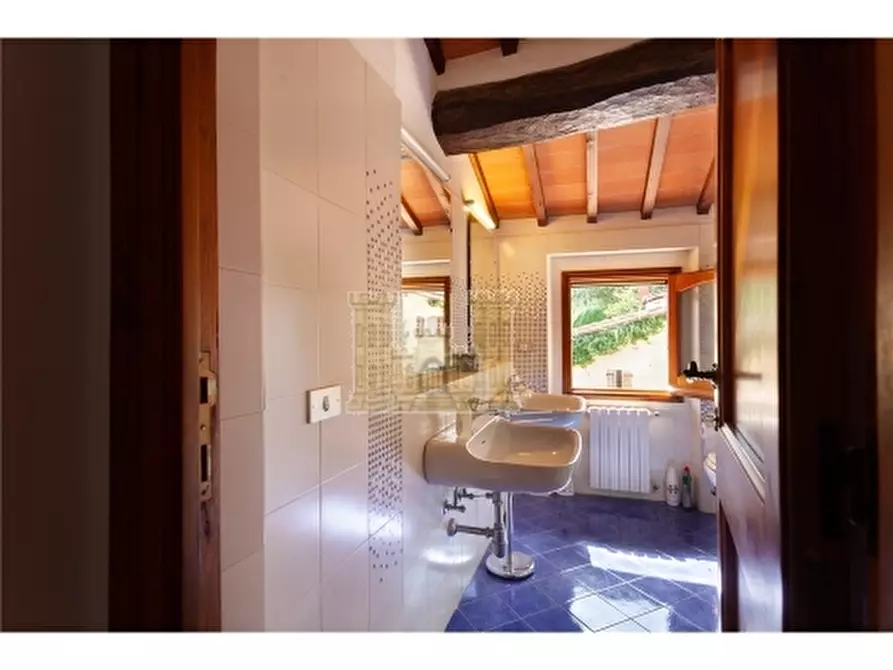 Immagine 21 di Rustico / casale in vendita  a Sesto Fiorentino