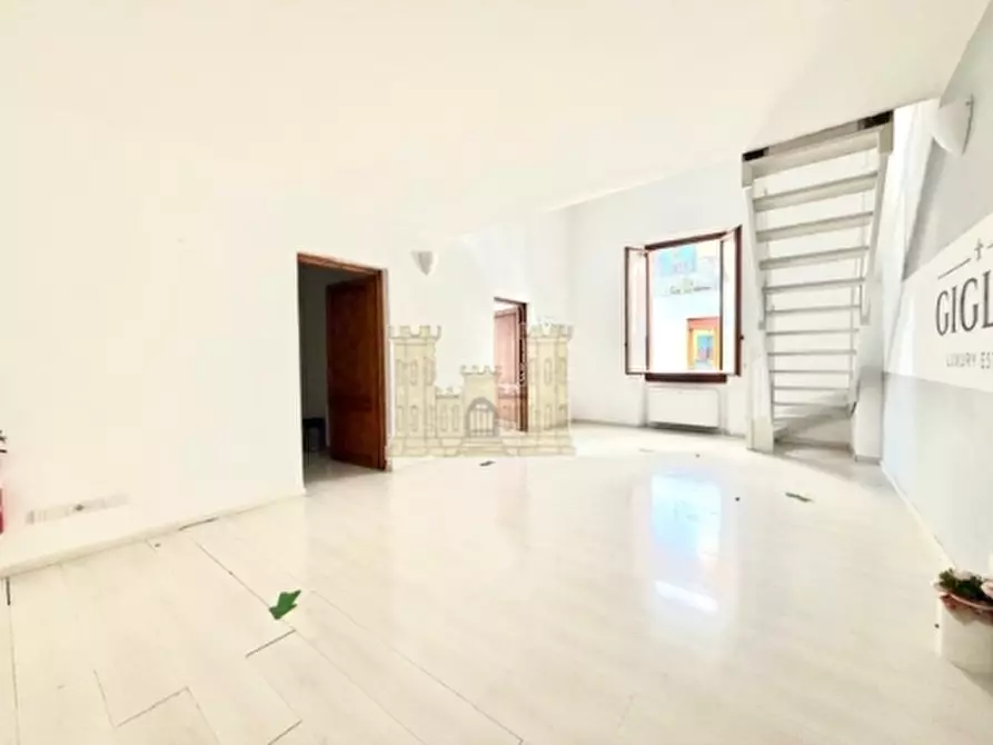 Immagine 7 di Negozio in affitto  a Firenze