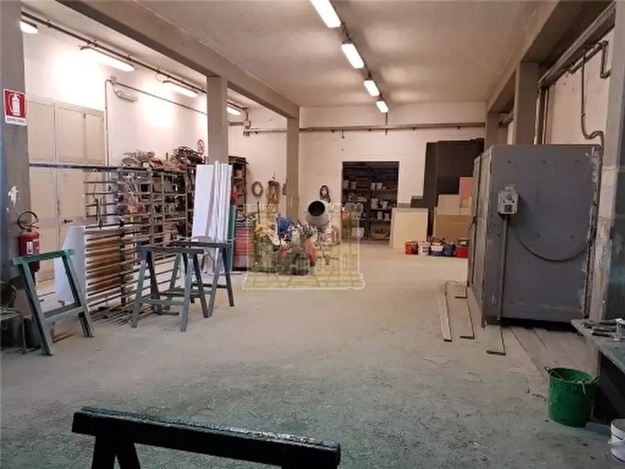 Immagine 2 di Magazzino in vendita  a San Casciano In Val Di Pesa