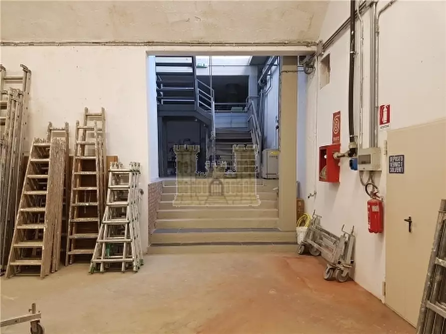 Immagine 4 di Magazzino in vendita  a San Casciano In Val Di Pesa