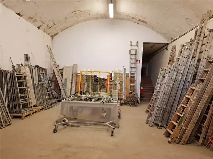 Immagine 6 di Magazzino in vendita  a San Casciano In Val Di Pesa