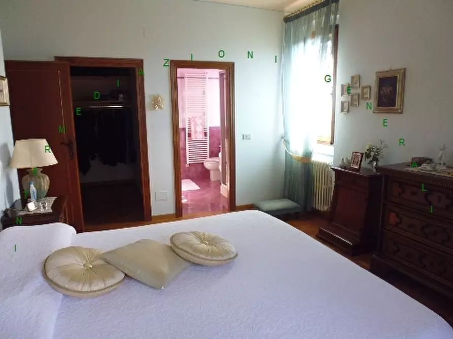 Immagine 9 di Villa in vendita  a Barberino Di Mugello