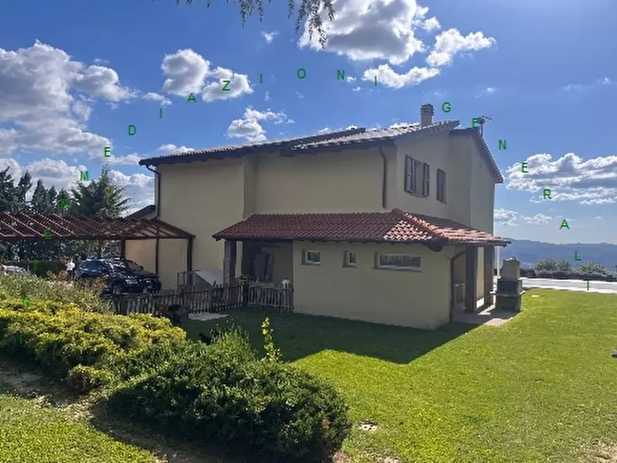 Immagine 2 di Villa in vendita  a Vicchio