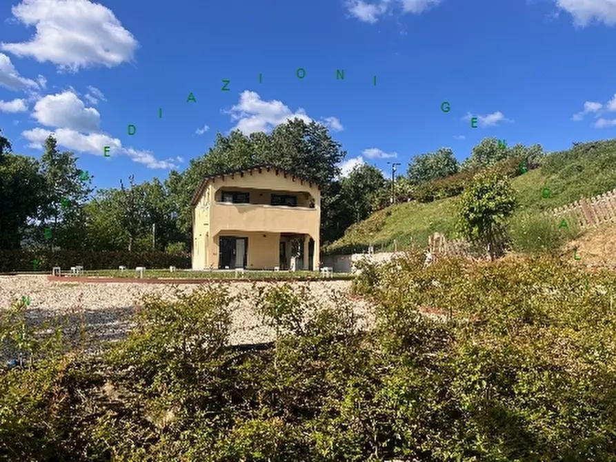 Immagine 5 di Villa in vendita  a Vicchio