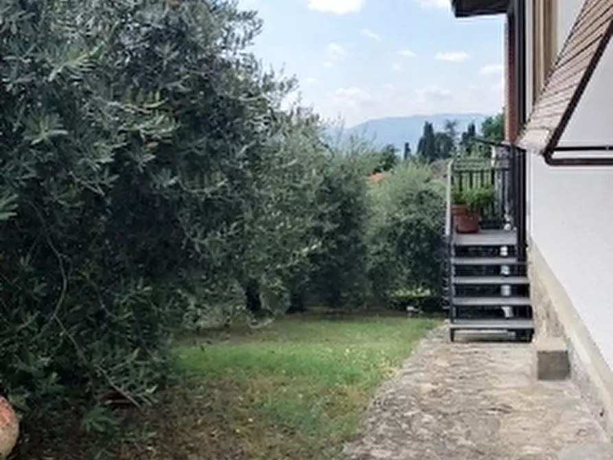 Immagine 2 di Villa in vendita  a Scarperia E San Piero