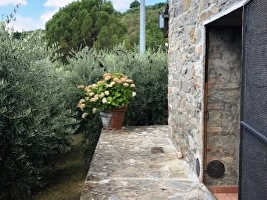 Immagine 3 di Villa in vendita  a Scarperia E San Piero