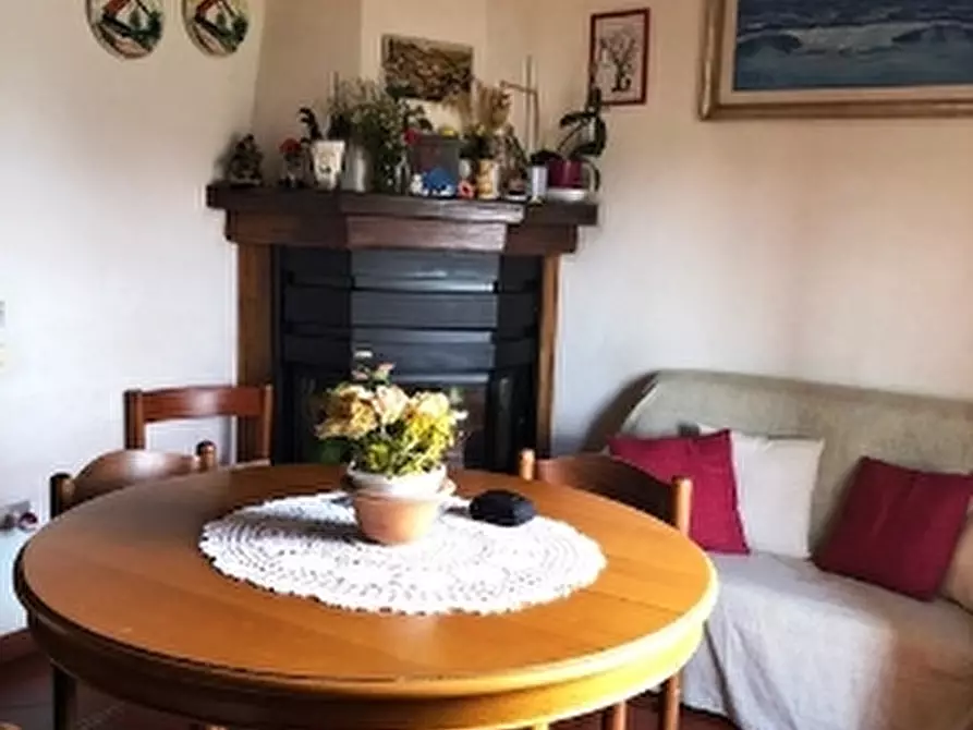 Immagine 9 di Villa in vendita  a Scarperia E San Piero