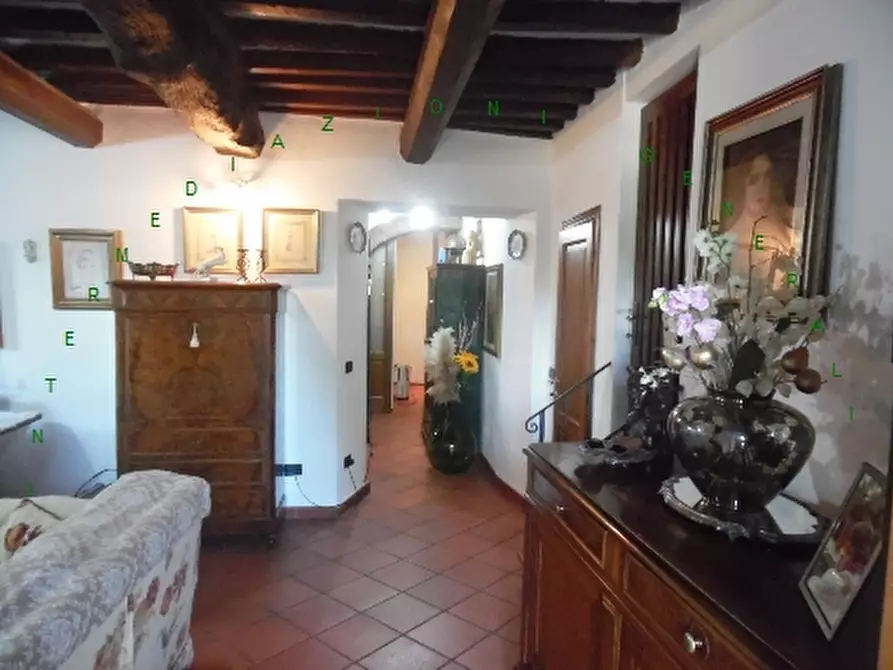 Immagine 3 di Villa in vendita  a Vicchio