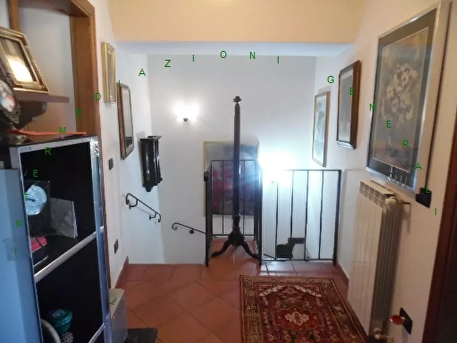 Immagine 8 di Villa in vendita  a Vicchio