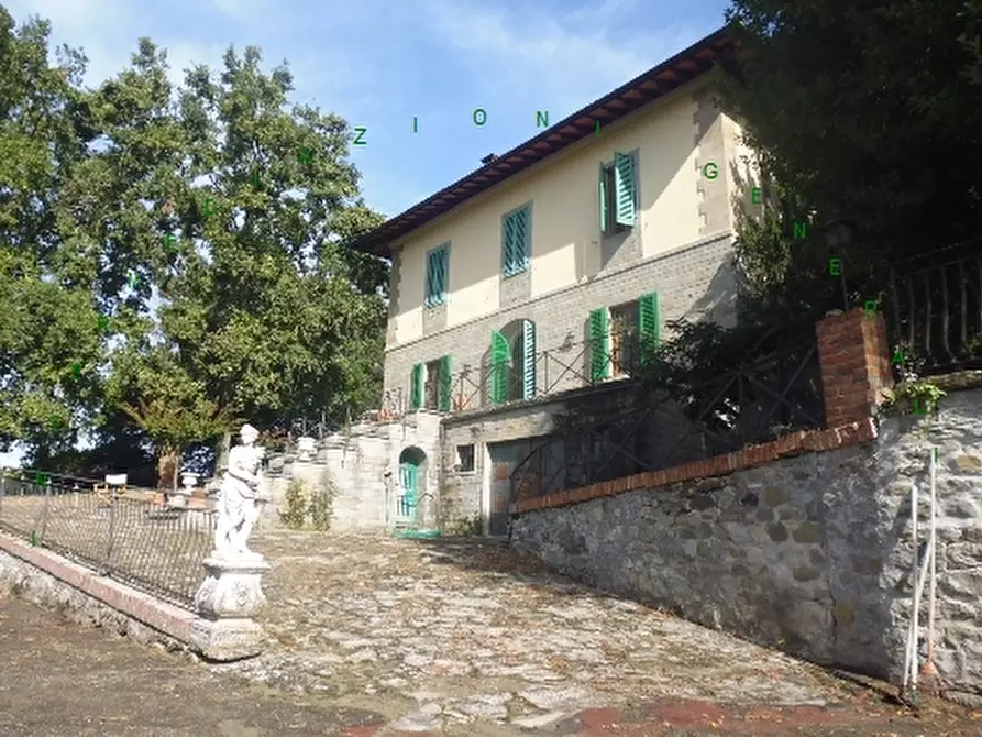 Immagine 1 di Villa in vendita  a Vicchio