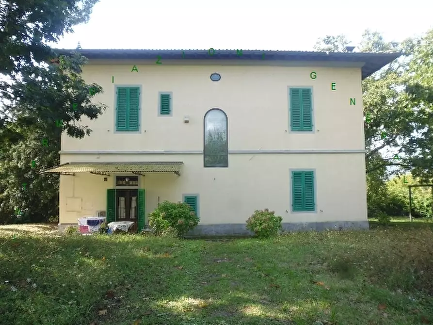 Immagine 5 di Villa in vendita  a Vicchio