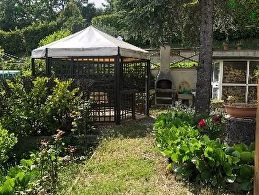 Immagine 3 di Villa in vendita  a Scarperia E San Piero