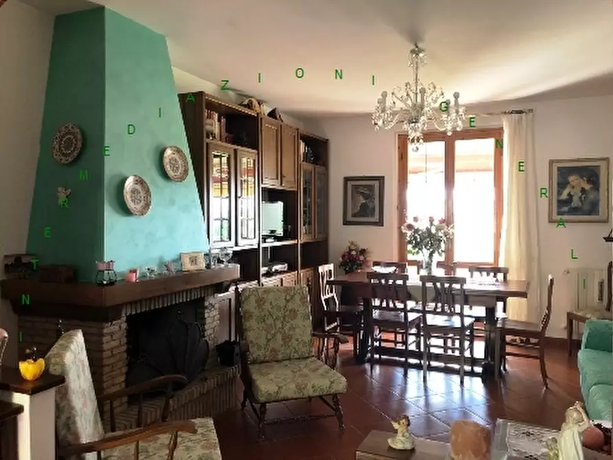 Immagine 8 di Villa in vendita  a Scarperia E San Piero