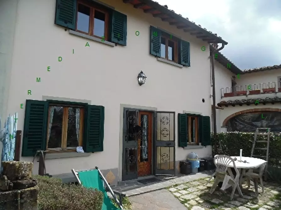 Immagine 1 di Villa in vendita  a Vicchio