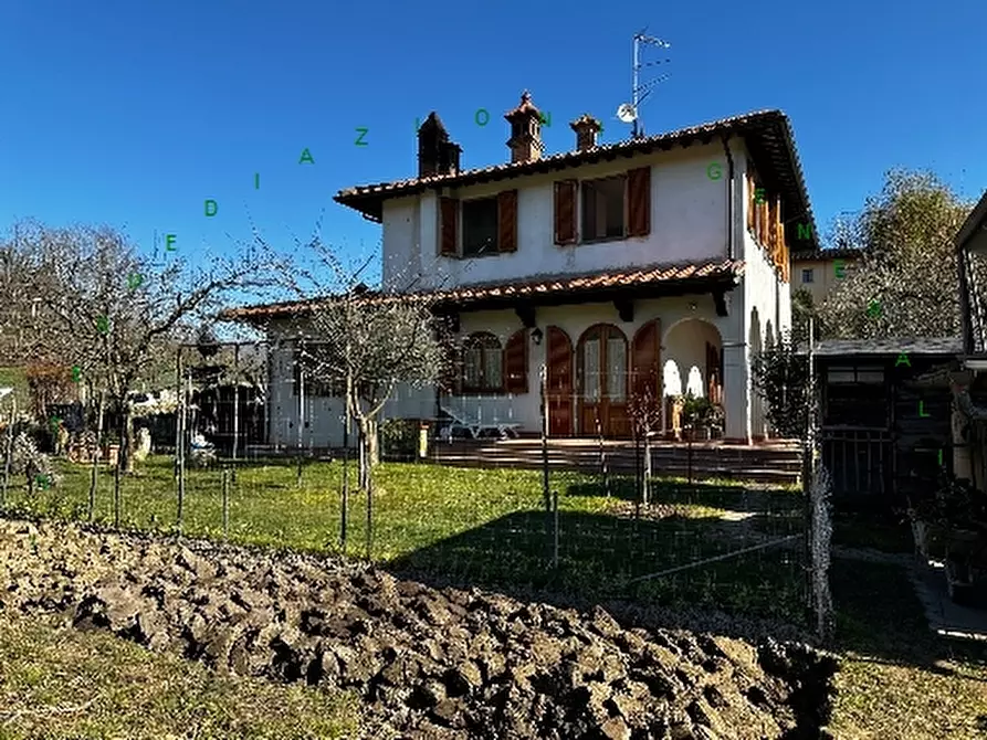 Immagine 1 di Villa in vendita  a Vicchio