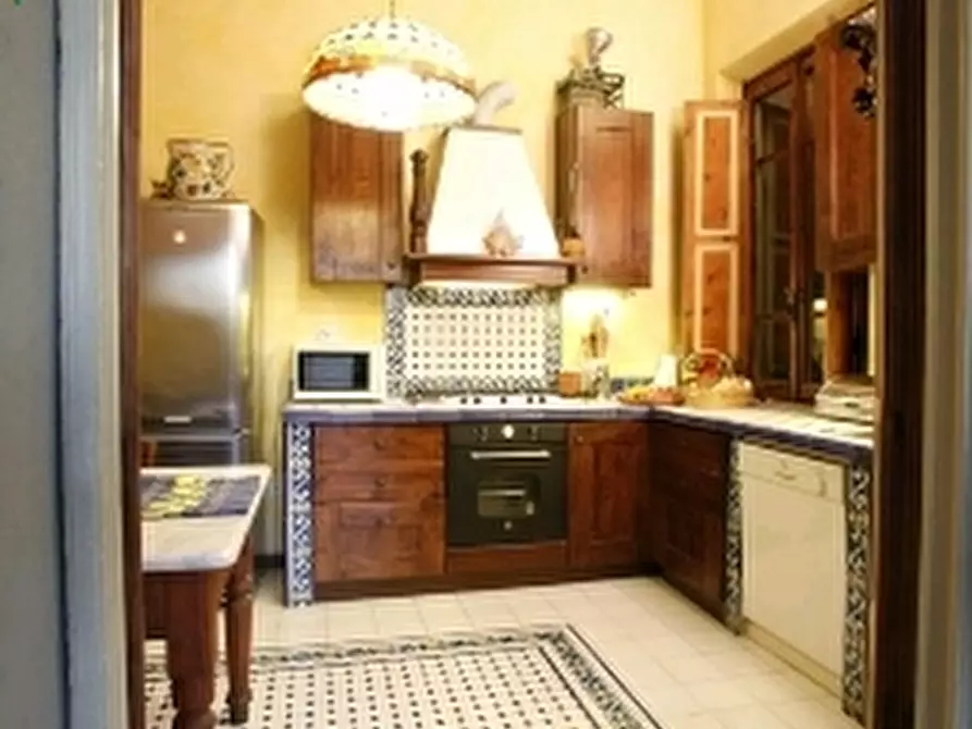 Immagine 5 di Villa in vendita  a Borgo San Lorenzo