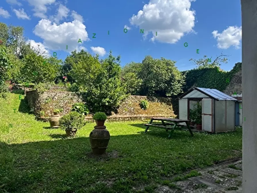 Immagine 5 di Villa in vendita  a Scarperia E San Piero