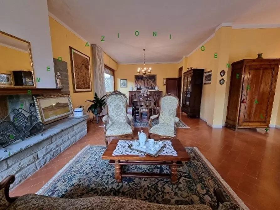 Immagine 5 di Villa in vendita  a Vicchio