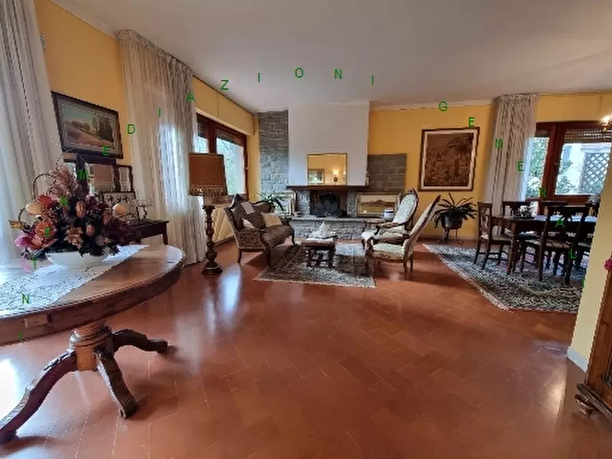 Immagine 8 di Villa in vendita  a Vicchio