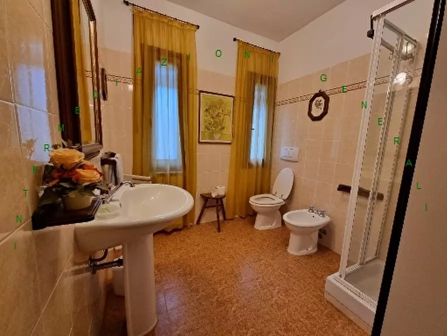 Immagine 15 di Villa in vendita  a Vicchio