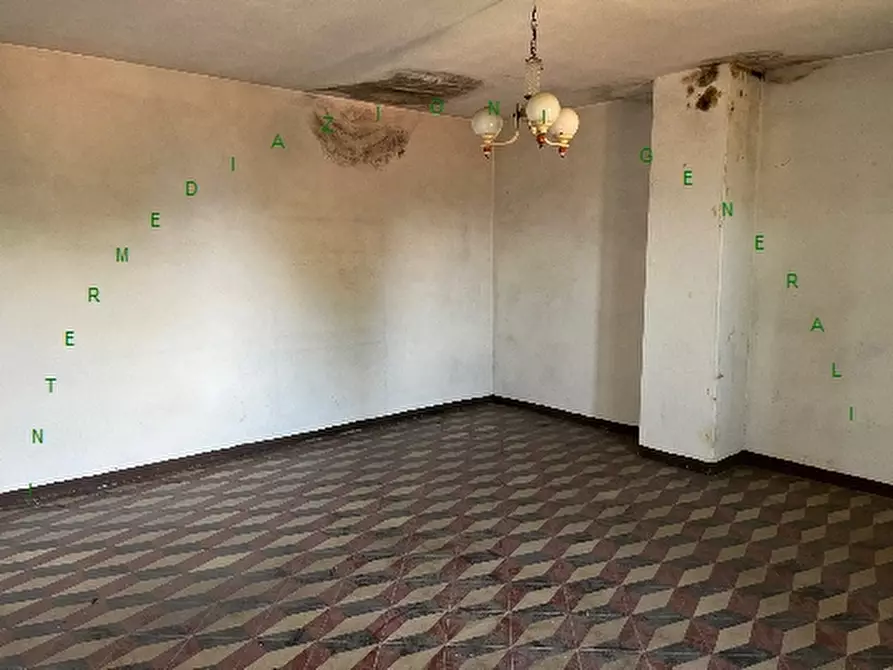 Immagine 3 di Villa in vendita  a Vicchio